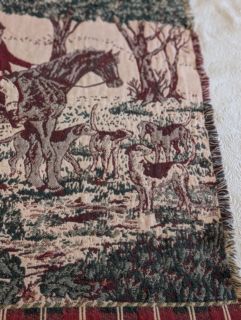 Vintage tapestry fringe throw blanket red/ green equestrian dogs fox hunt 60x44 - Picture 4 of 7